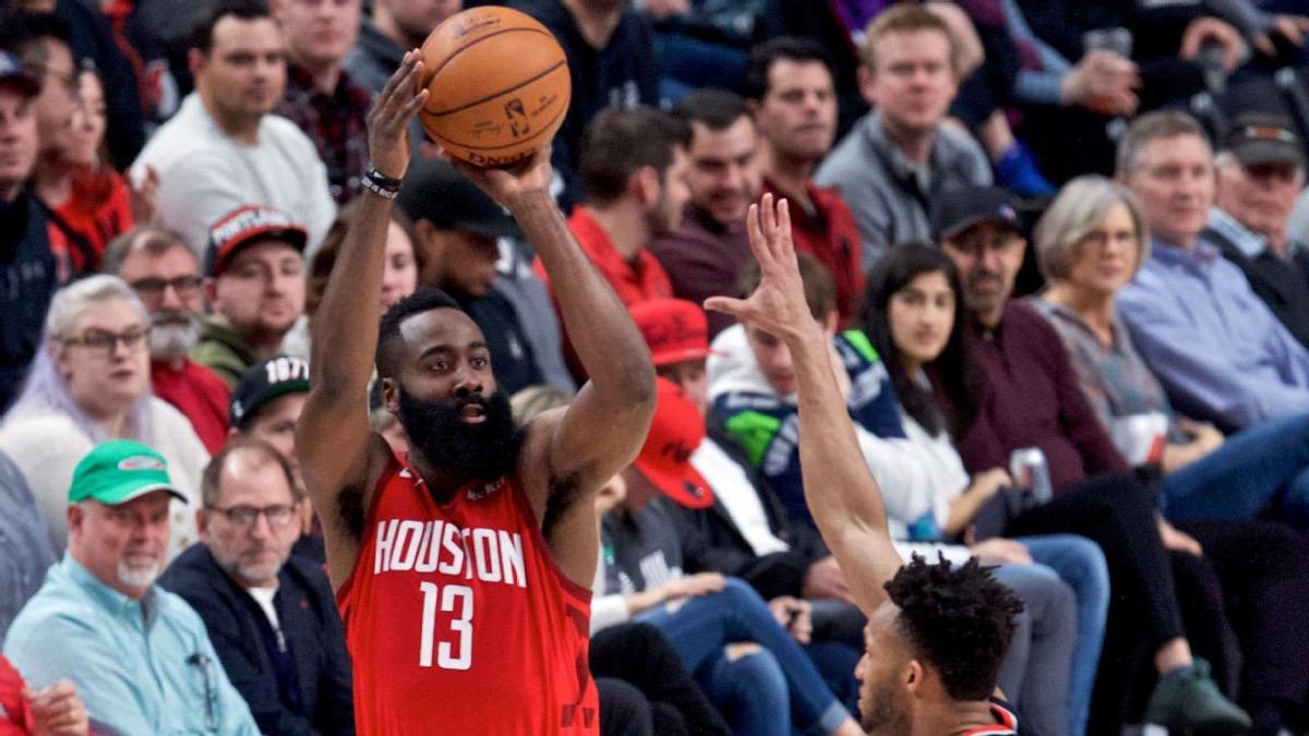 造犯规之王的争议:哈登打法为何让人又爱又恨